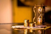 保险资金试点投资黄金：利好黄金市场，风险与机遇并存